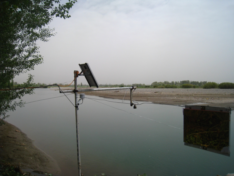 黑河生态水文遥感试验：水文气象观测网数据集（3号点-黑河铁路桥径流观测数据-2014）
