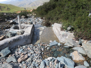 Stream discharge observations of Hulugou small watershed (May 2013 - June 2014)