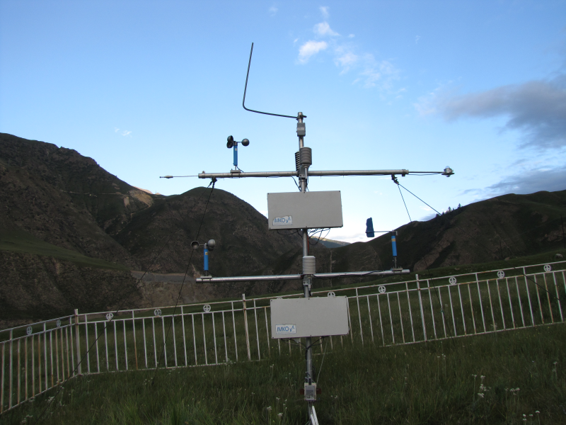 Integrated environment observation data of base camp in Hulugou sub-basin of Heihe River Basin (2012)
